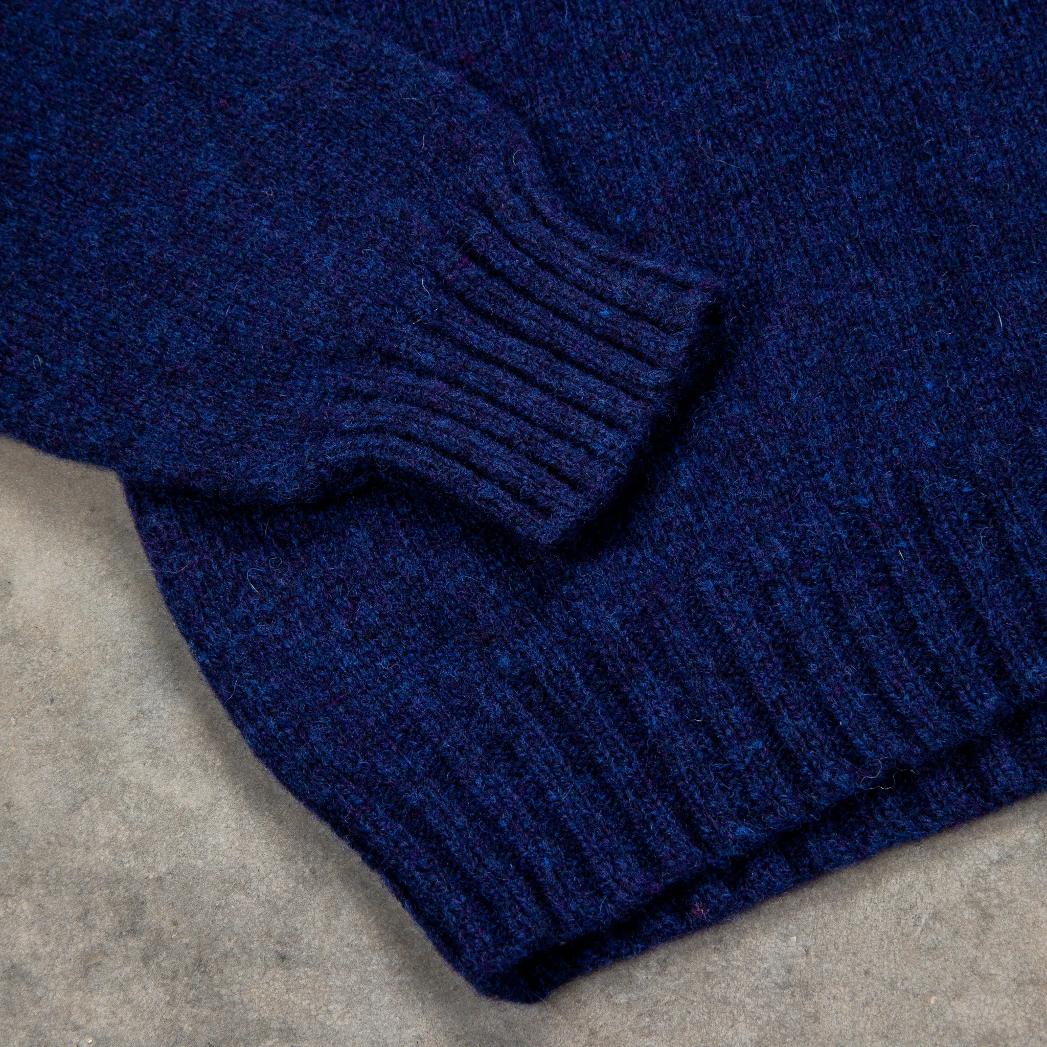 Laurence J. Smith Super Soft Seamless Crewneck Starnight Blue