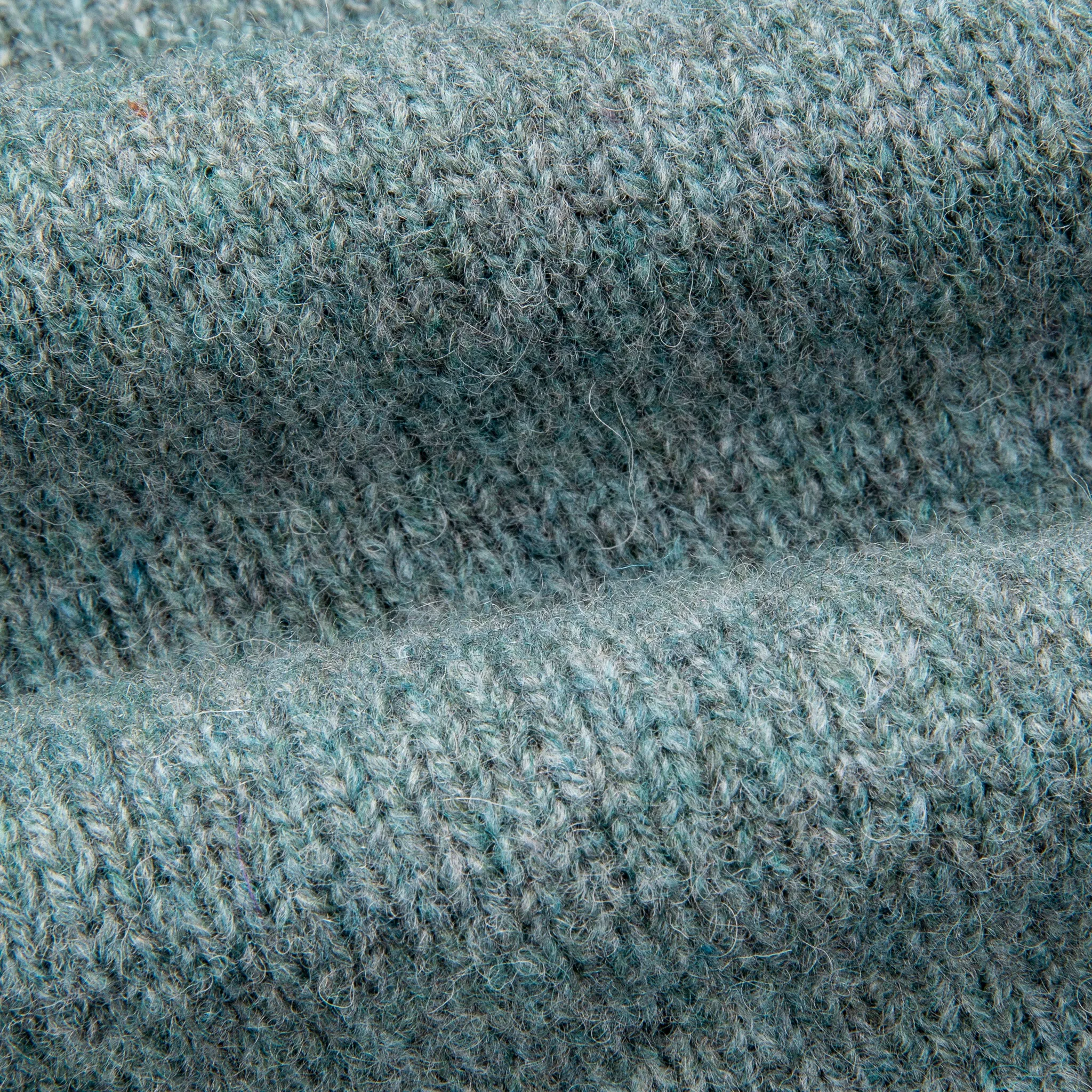 Laurence J. Smith Super Soft Seamless Roll Neck Pullover Graphite Green