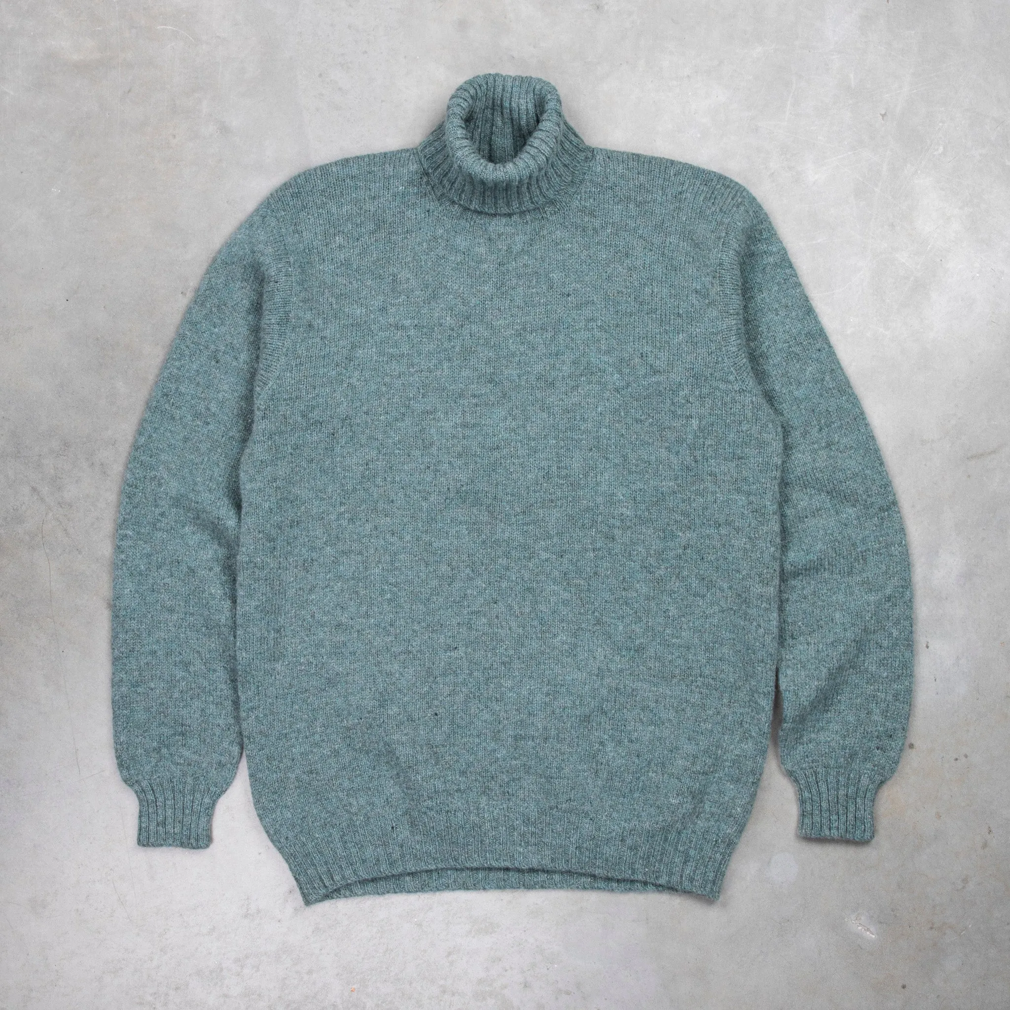 Laurence J. Smith Super Soft Seamless Roll Neck Pullover Graphite Green