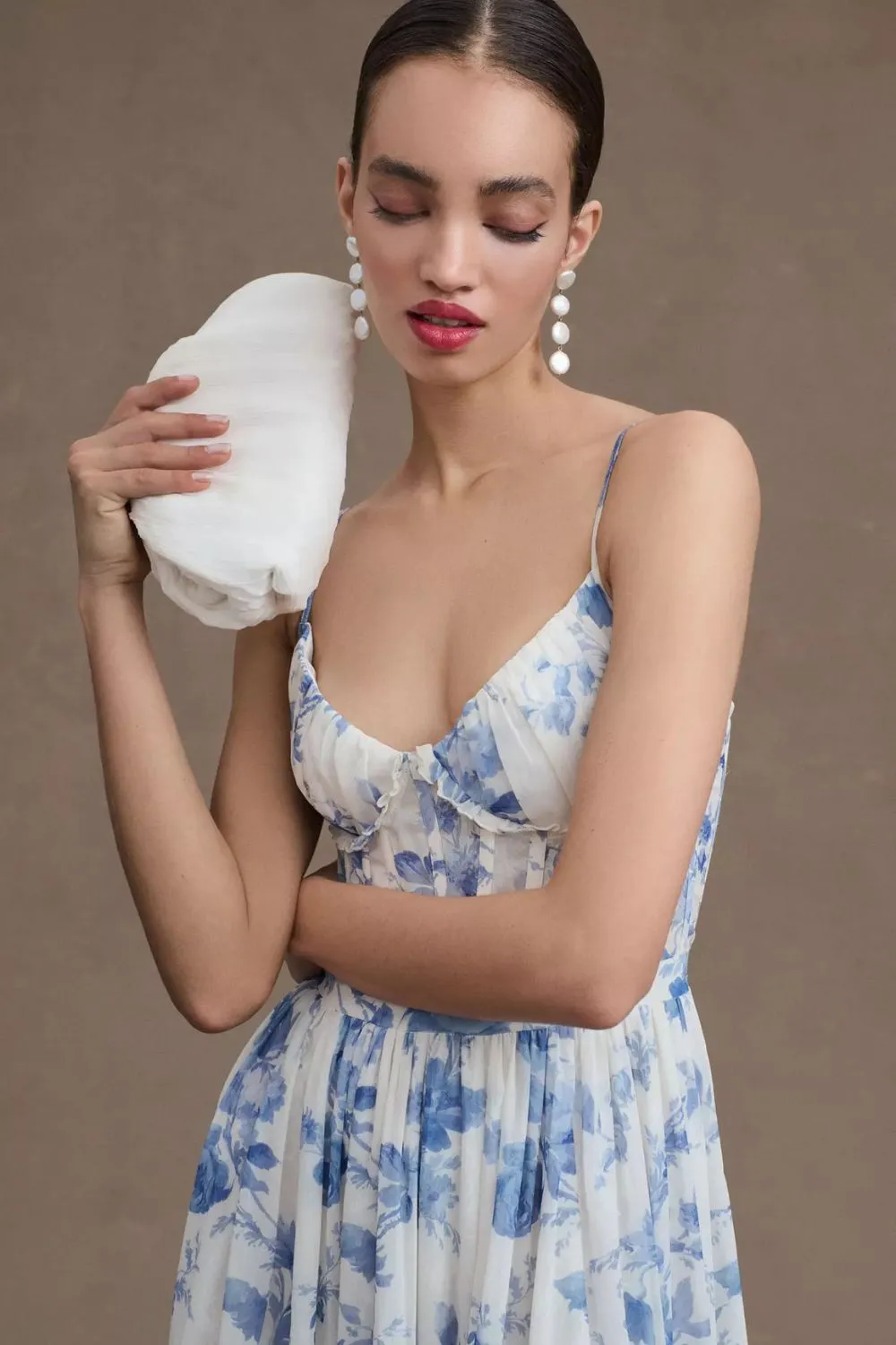 Sophia Blake  Sleek Lines, Effortless Style